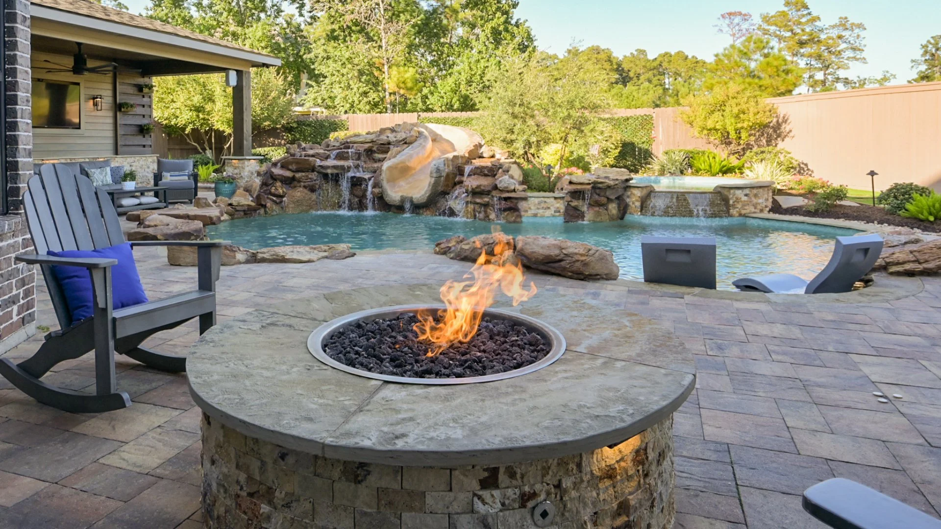 Outdoor Fireplaces vs Fire Pits: Finding the Best Option for Your Space